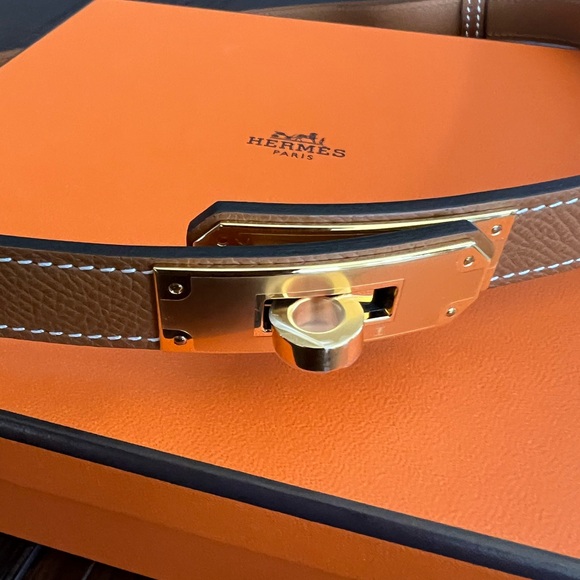 *NWT* HERMES Kelly 18 Belt - Gold on gold - Picture 5 of 9